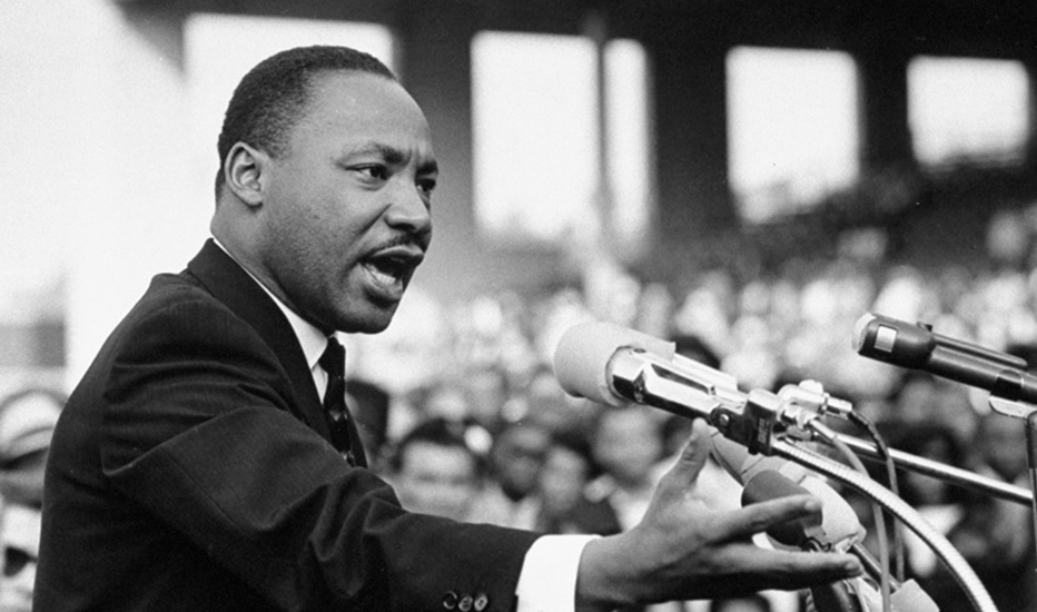 Martin Luther King dando un discurso